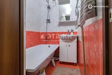 2-комнатная квартира, этаж 3 из 5, 42 м²