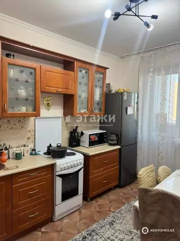 2-комнатная квартира, этаж 7 из 10, 64 м²