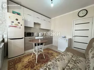 1-комнатная квартира, этаж 9 из 9, 40 м²