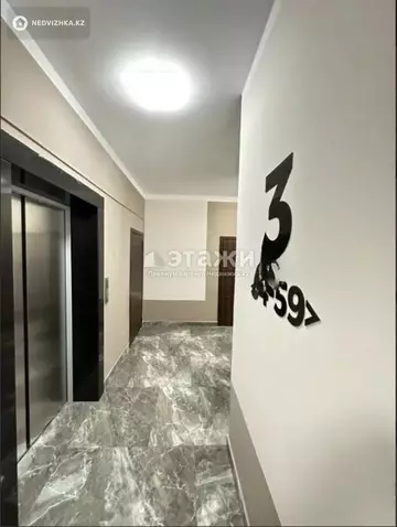 2-комнатная квартира, этаж 3 из 18, 66 м²
