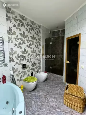 5-комнатная квартира, этаж 13 из 16, 162 м²