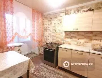 2-комнатная квартира, этаж 3 из 6, 53 м²