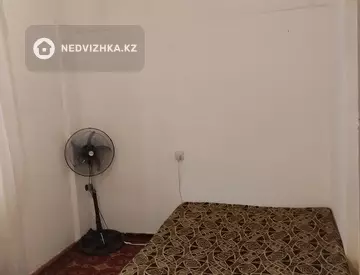 3-комнатная квартира, этаж 2 из 4, 70 м², на длительный срок