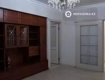 4-комнатная квартира, этаж 3 из 4, 95 м²