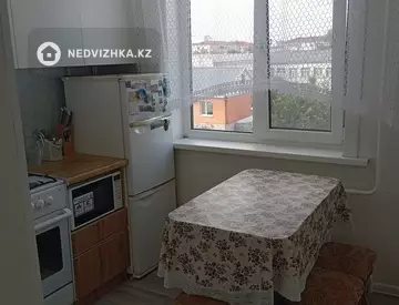 2-комнатная квартира, этаж 4 из 5, 48 м²