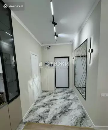 2-комнатная квартира, этаж 9 из 19, 56 м²