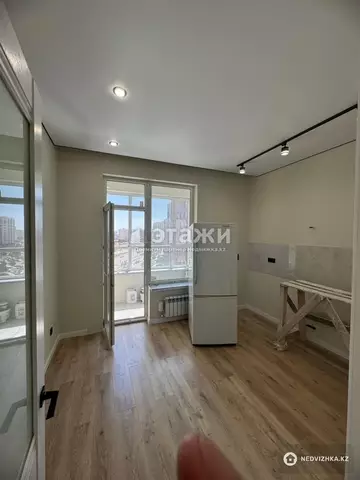 1-комнатная квартира, этаж 6 из 9, 38 м²