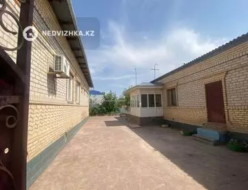 5-комнатный дом, 10 соток, 300 м²