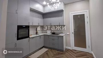 4-комнатная квартира, этаж 7 из 13, 96 м², на длительный срок