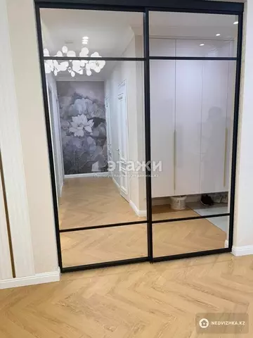 3-комнатная квартира, этаж 4 из 12, 100 м²