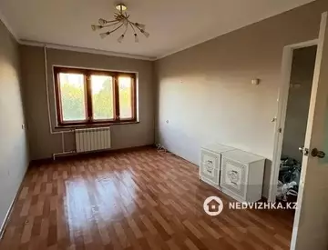 3-комнатная квартира, этаж 4 из 5, 60 м²