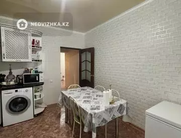 3-комнатная квартира, этаж 9 из 9, 85 м²