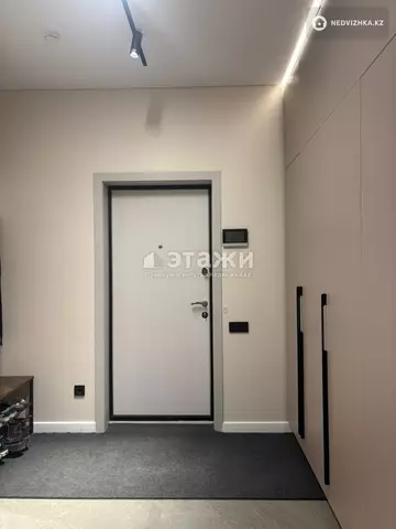 2-комнатная квартира, этаж 4 из 19, 60 м²