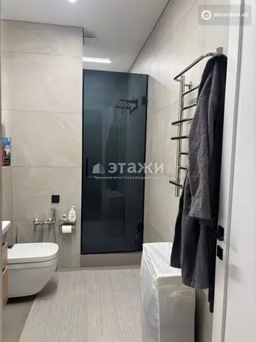 2-комнатная квартира, этаж 4 из 19, 60 м²