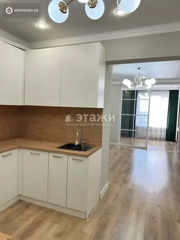 2-комнатная квартира, этаж 9 из 12, 72 м²