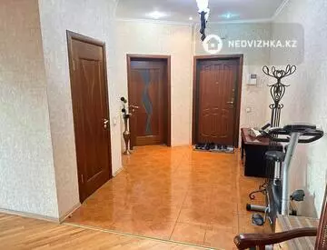3-комнатная квартира, этаж 9 из 22, 117 м²