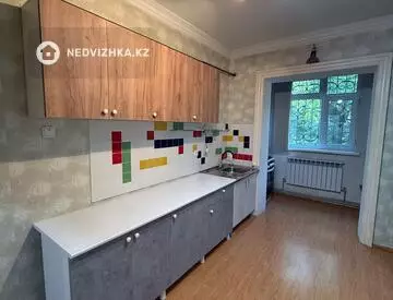 4-комнатная квартира, этаж 1 из 5, 88 м²