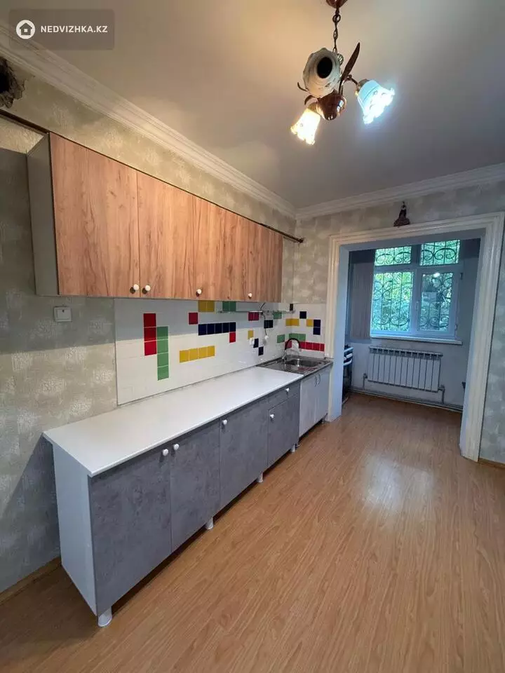 87.7 м², 4-комнатная квартира, этаж 1 из 5, 88 м², изображение - 1