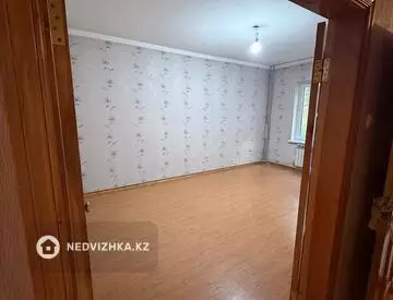 4-комнатная квартира, этаж 1 из 5, 88 м²