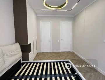 3-комнатная квартира, этаж 9 из 17, 89 м²
