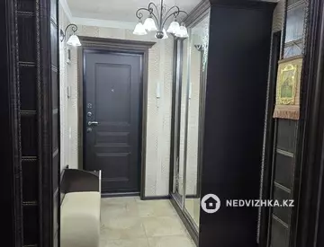 3-комнатная квартира, этаж 1 из 5, 62 м², на длительный срок