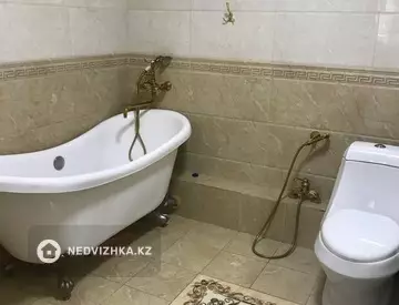 3-комнатная квартира, этаж 6 из 12, 132 м²