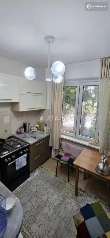 1-комнатная квартира, этаж 3 из 5, 32 м²