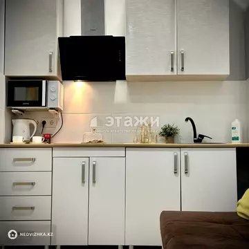 2-комнатная квартира, этаж 8 из 18, 52 м²
