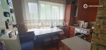1-комнатная квартира, этаж 4 из 5, 42 м²