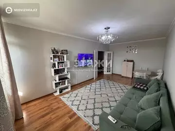 3-комнатная квартира, этаж 8 из 13, 90 м²