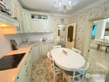 4-комнатная квартира, этаж 7 из 24, 159 м²