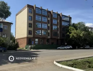 2-комнатная квартира, этаж 3 из 5, 92 м²