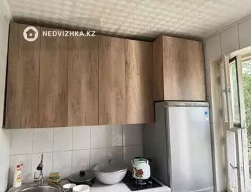 1-комнатная квартира, этаж 4 из 4, 33 м²