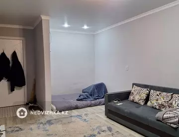 1-комнатная квартира, этаж 9 из 9, 38 м²