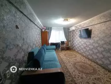3-комнатная квартира, этаж 4 из 5, 60 м²