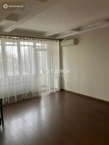 3-комнатная квартира, этаж 4 из 5, 68 м²