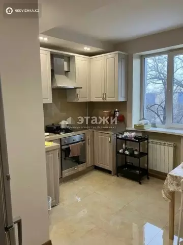 3-комнатная квартира, этаж 4 из 5, 68 м²