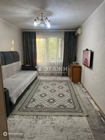 2-комнатная квартира, этаж 3 из 5, 45 м²