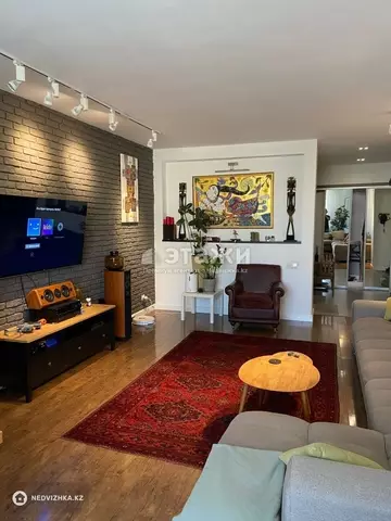 3-комнатная квартира, этаж 8 из 11, 100 м²