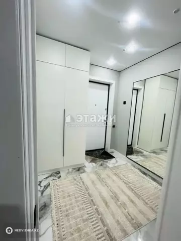 2-комнатная квартира, этаж 2 из 10, 49 м²