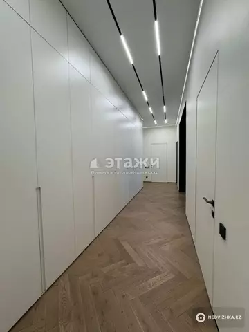 4-комнатная квартира, этаж 2 из 21, 120 м²