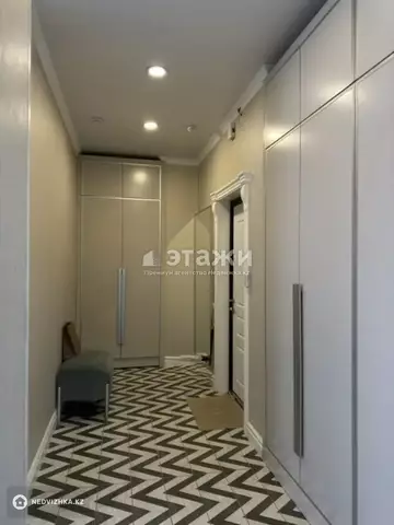 2-комнатная квартира, этаж 3 из 18, 70 м²