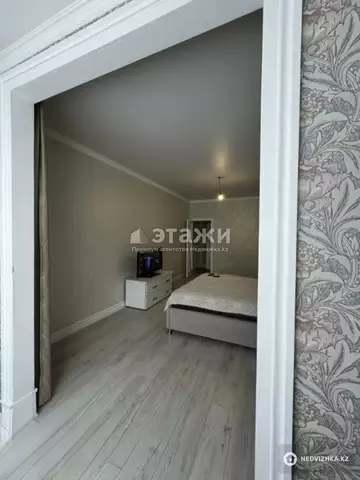 2-комнатная квартира, этаж 3 из 18, 70 м²