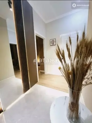 2-комнатная квартира, этаж 10 из 12, 42 м²