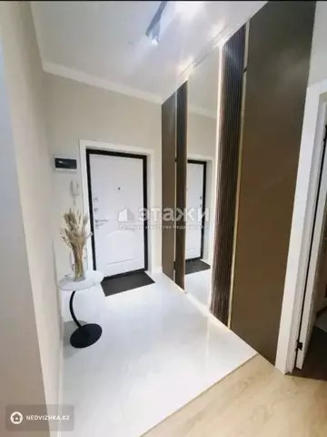 2-комнатная квартира, этаж 10 из 12, 42 м²