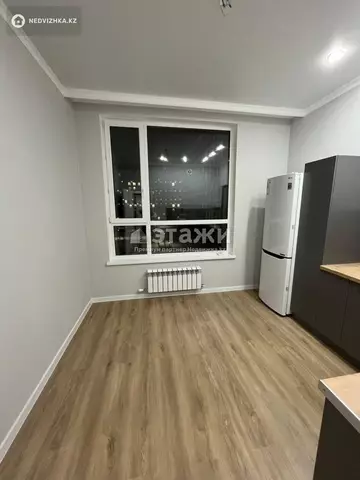 1-комнатная квартира, этаж 5 из 12, 37 м²