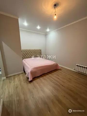 1-комнатная квартира, этаж 5 из 12, 37 м²
