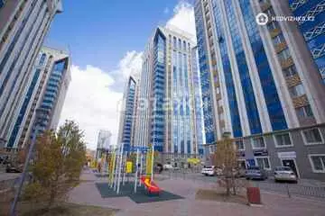 4-комнатная квартира, этаж 6 из 24, 107 м²