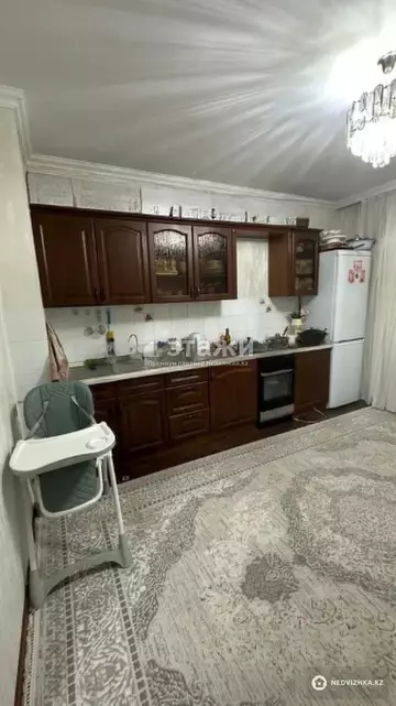 2-комнатная квартира, этаж 9 из 10, 50 м²