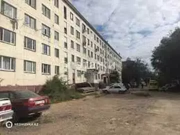 1-комнатная квартира, этаж 3 из 5, 13 м²